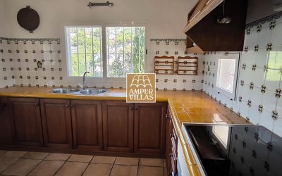 Красивая и просторная средиземноморская вилла с большими террасами.